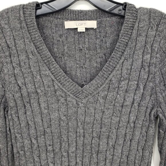 3/$25 LOFT Cable Knit Metallic Sparkle Sweater XS Wool Cotton Blend V Neck Gray - Picture 6 of 7